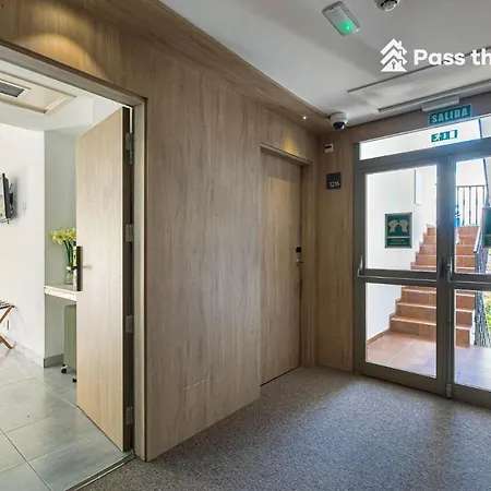 Pass The Keys En Pleno Corazon De Puerto Banus Marbella