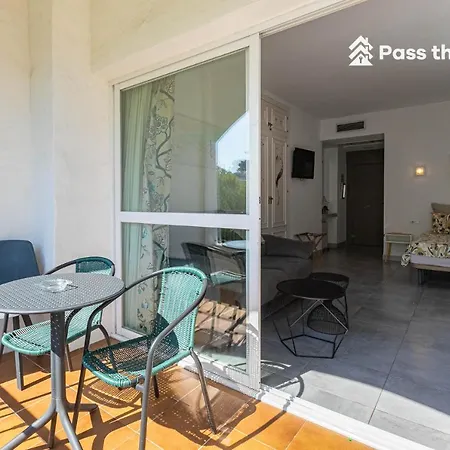 Apartment Pass The Keys En Pleno Corazon De Puerto Banus Marbella